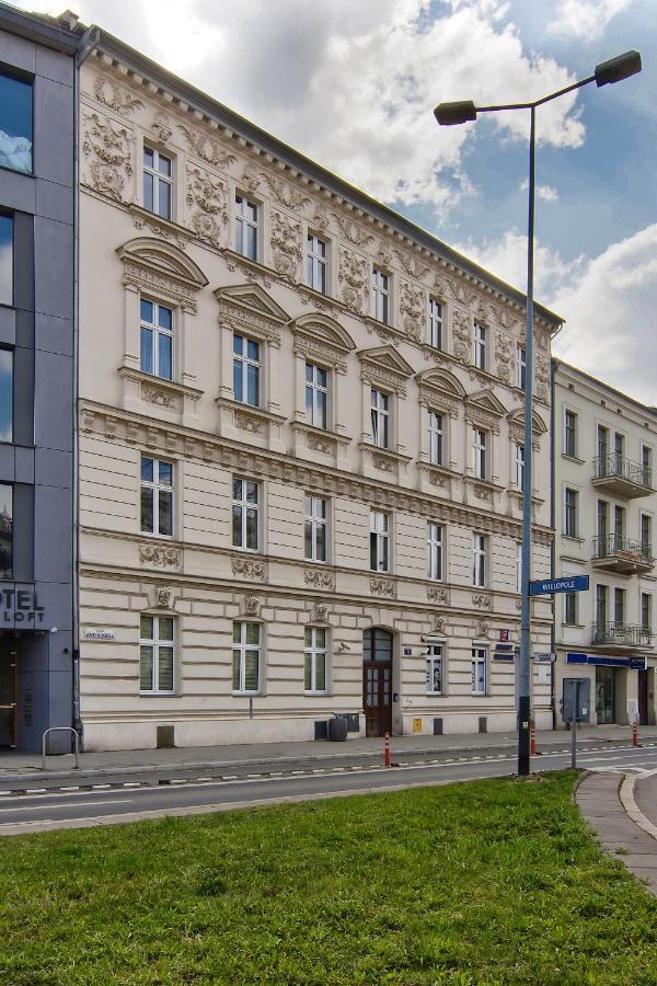 Apartament Czarny Z Jacuzzi Cracovie Extérieur photo